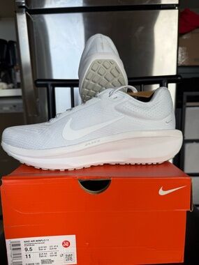 Nike Winflo 11 White Mesh Running Sneakers